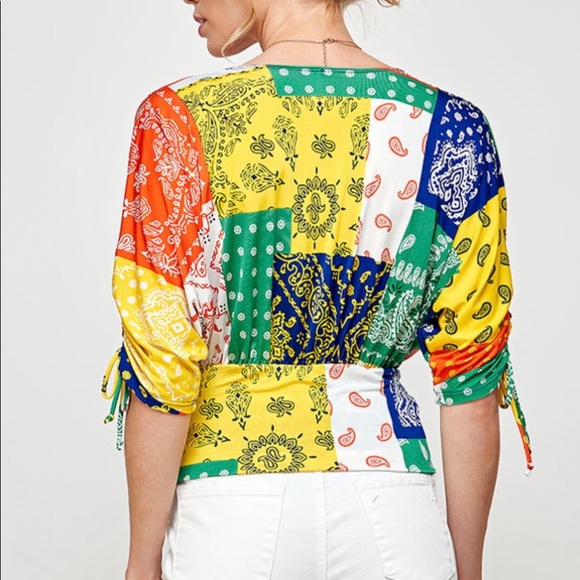 MULTI PRINT V-NECKLINE RUCHED SLEEVES SURPLICE PLUS SIZE - Picture 2 of 2